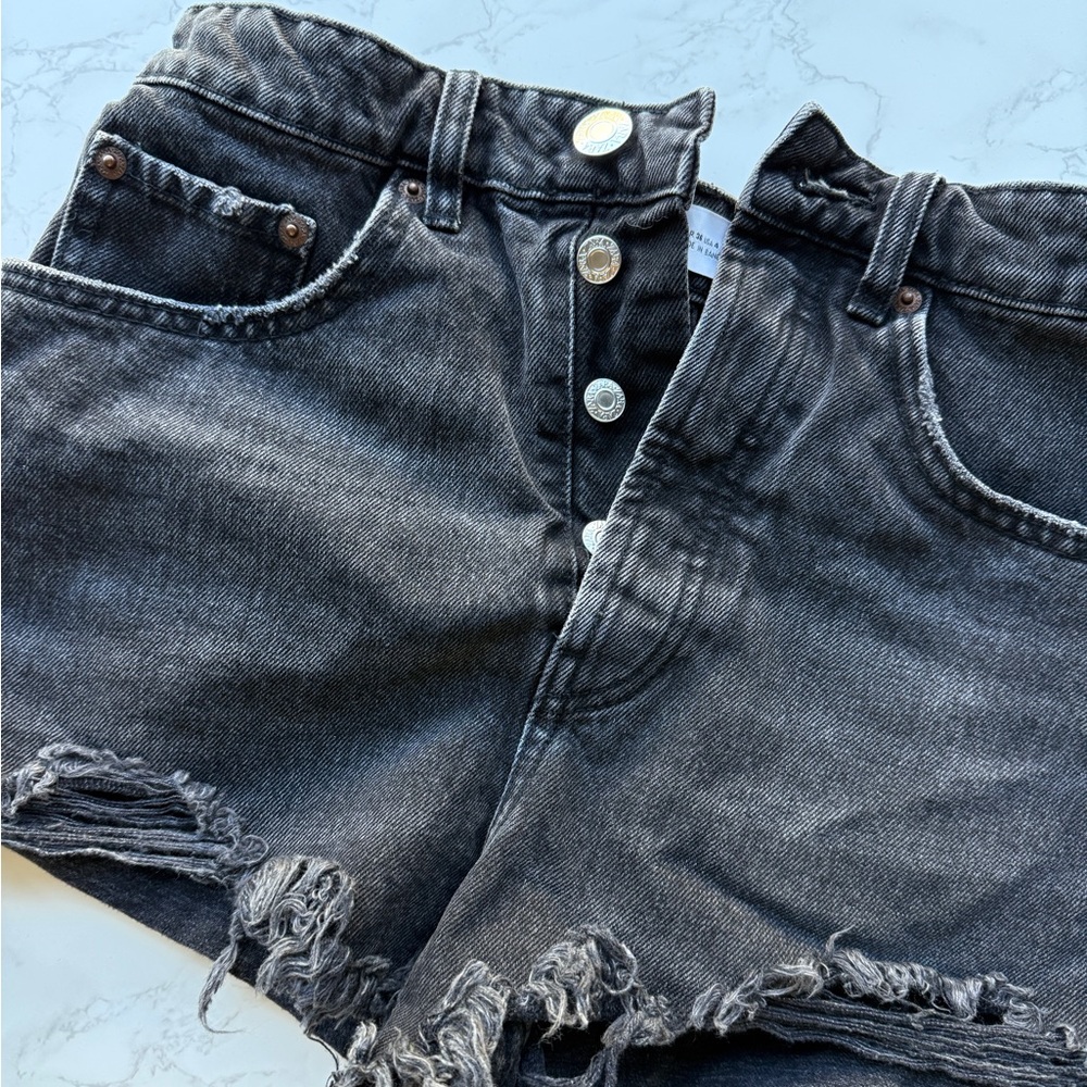 ZARA FRAYED HI RISE DENIM SHORTS - Picture 4 of 5